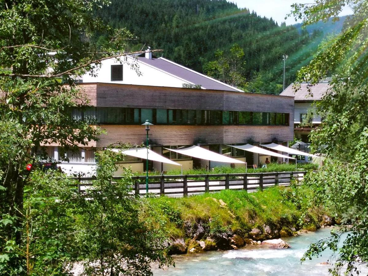 Riverside Residence Флахау Екстериор снимка